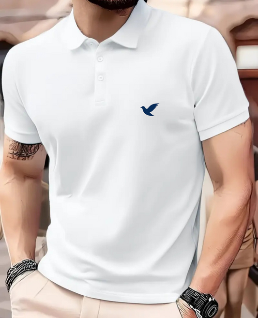 Camiseta polo color blanco unbound.